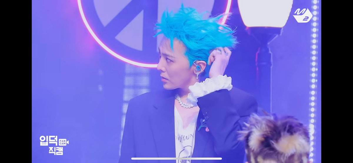 x10bpk's tweet photo. 京セラ初日この日のジヨンちゃん風コーデでいくぜ🤟🏻
#GDRAGON_ÜBERMENSCH https://t.co/11Ultt9XaD