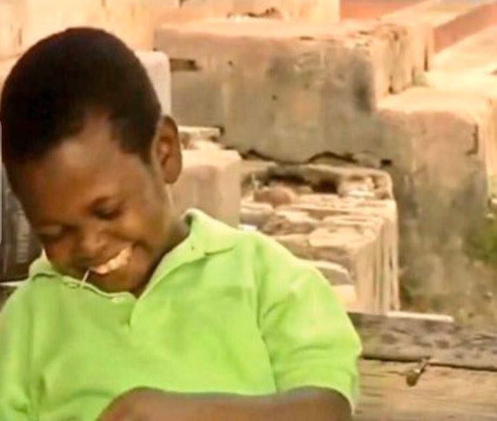 Alkamson1's tweet image. Ana Gama Daurin Aure na Zan dauki wani Abokina ya rakani kasuwa siyan Ragon Suna. 🤣💔😂🤷‍♂️