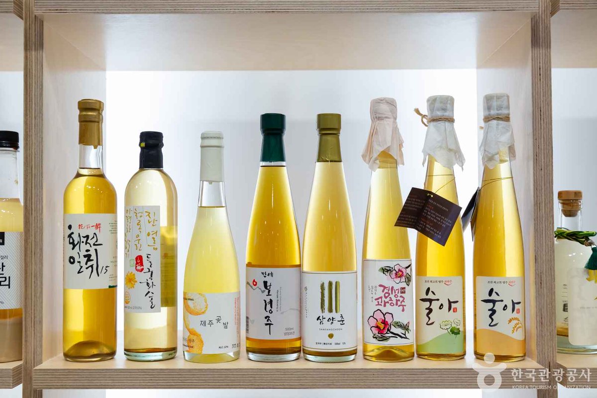 Deux quartiers. Deux ambiances.
Seochon respire la poésie ✨
Bukchon incarne la tradition 🏛️

Quel est votre Séoul ? 🌸

🔗 bit.ly/4cXoLXS

#Seochon #Bukchon #VISITKOREA #Séoul #Hanok #CultureCoréenne