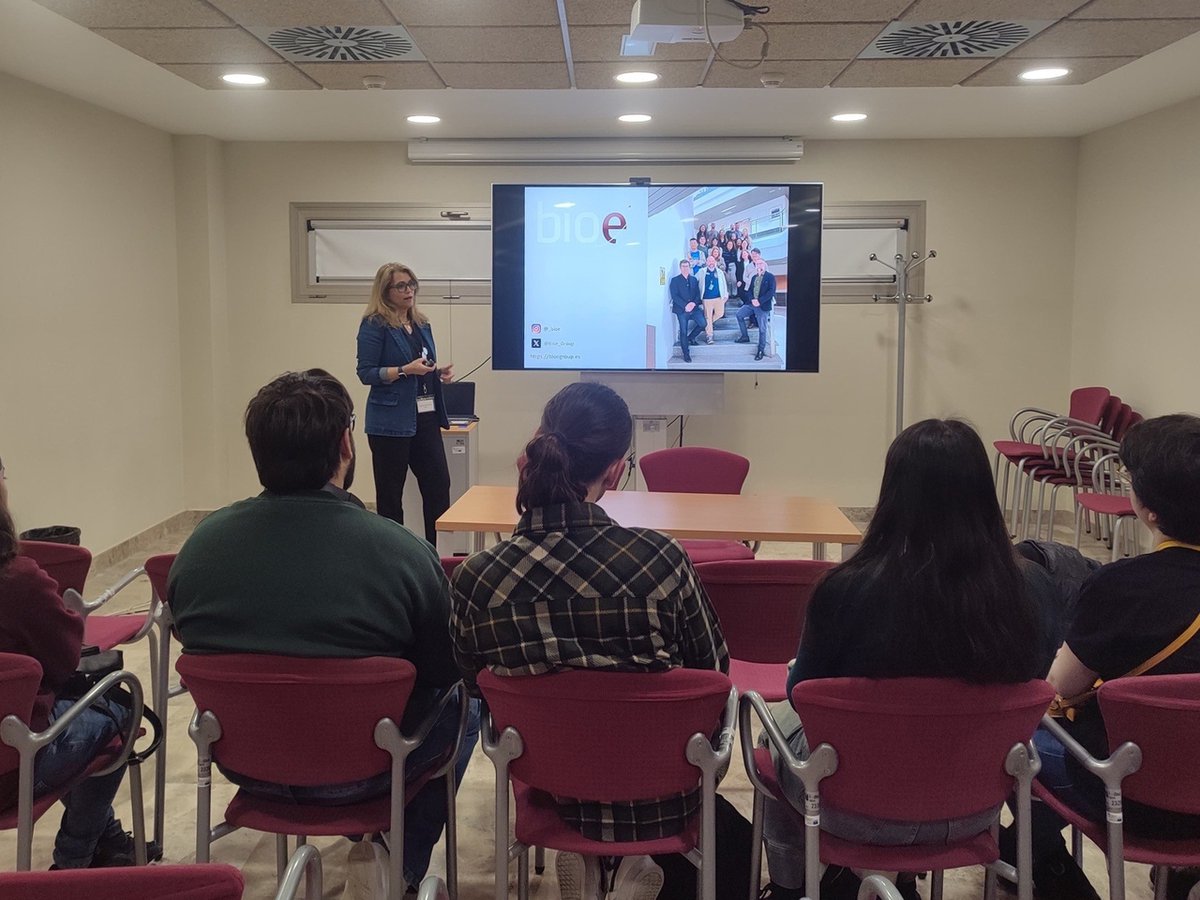 IMDEA Agua (@imdea_agua) on Twitter photo Estudiantes y profesores del programa #TándEM 'Descripción y difusión del fondo epistolar del Archivo Manuel de Falla' asistieron el viernes pasado a un seminario impartido por el grupo <a href="/Bioe_Group/">Bioe Group</a> sobre agua y economía circular, dentro de las actividades del #DíadeEuropa. Estudiantes y profesores del programa #TándEM 'Descripción y difusión del fondo epistolar del Archivo Manuel de Falla' asistieron el viernes pasado a un seminario impartido por el grupo <a href="/Bioe_Group/">Bioe Group</a> sobre agua y economía circular, dentro de las actividades del #DíadeEuropa.