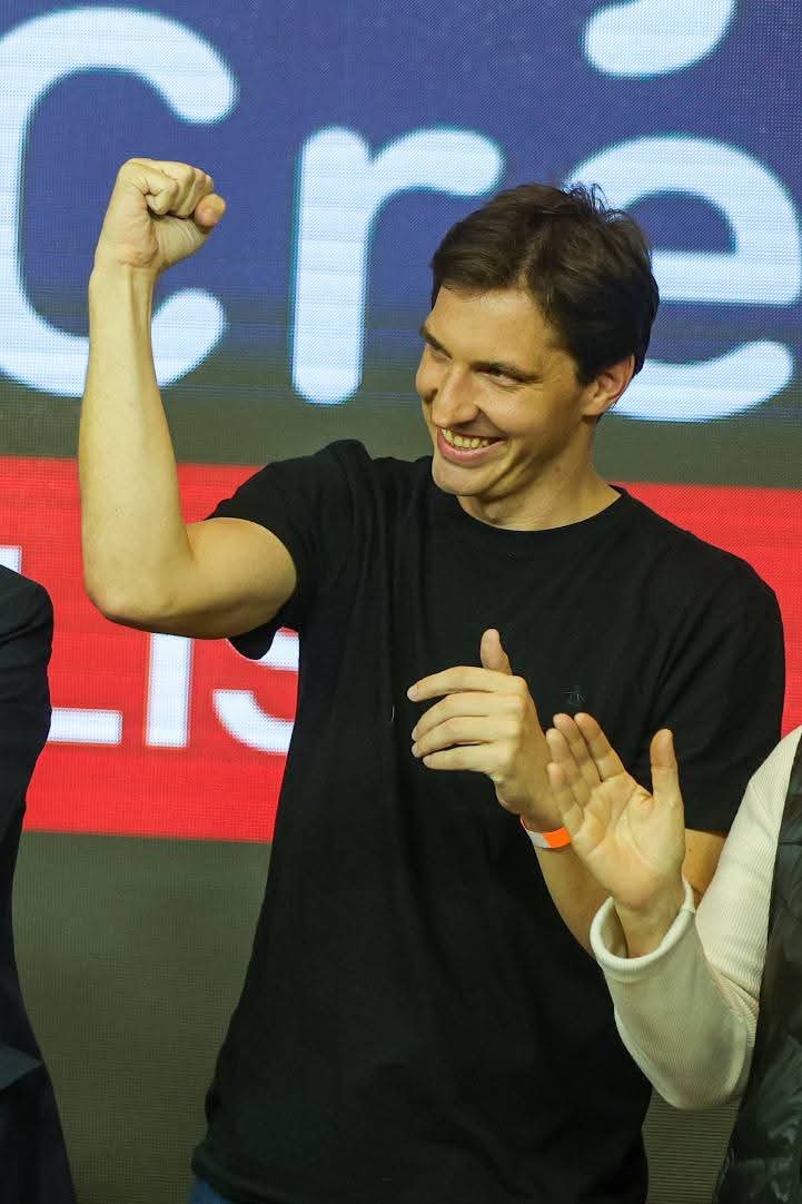 Saludamos con orgullo a nuestro presidente <a href="/AdrianoMorone/">Adriano Morone</a> por el gran triunfo en Jujuy.

Con ideas claras y con renovación, el radicalismo lidera y transforma la vida de la gente. ¡Felicitaciones Diputado!💪🏻🇵🇱