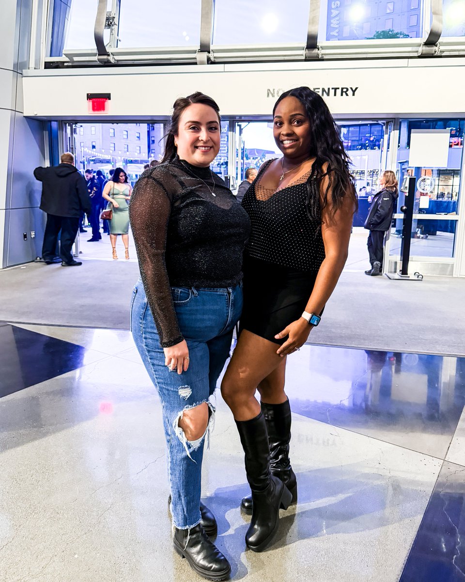 Fitted for <a href="/JBALVIN/">J BALVIN</a>  💃