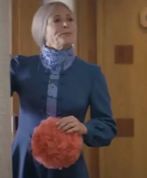 Andrea Noli en su papel de Bruja, pero en #MasterChefCelebrity, no en Chespirito