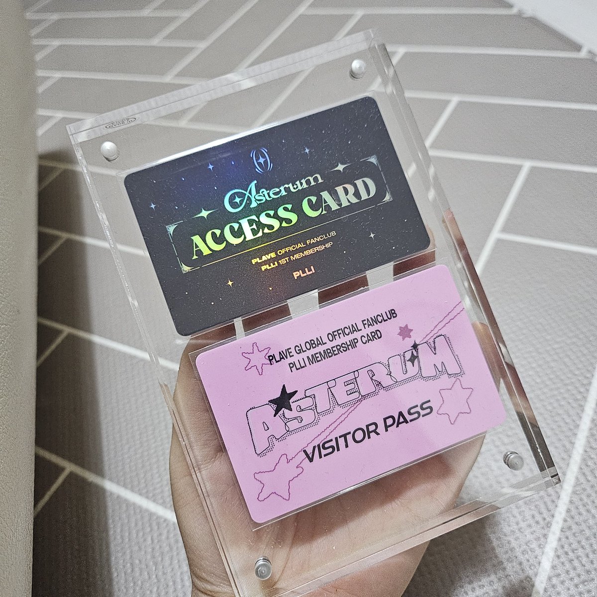 멤버쉽 카드는 1기가 더 이뿌긴 해