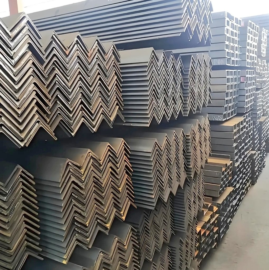 BuildMaterials_'s tweet image. Iron Steel products 
#angle  #squarepipe