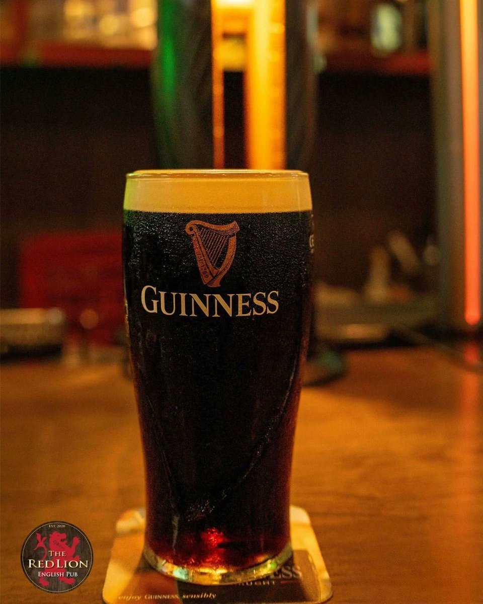 redlionbk's tweet image. ☘️ Smooth, dark, and perfectly poured — nothing beats a fresh Pint of Guinness at The Red Lion.
Raise your glass and savour the taste of tradition!
#BestGuinnessInBangkok #RedLionEnglishPub #PintTime