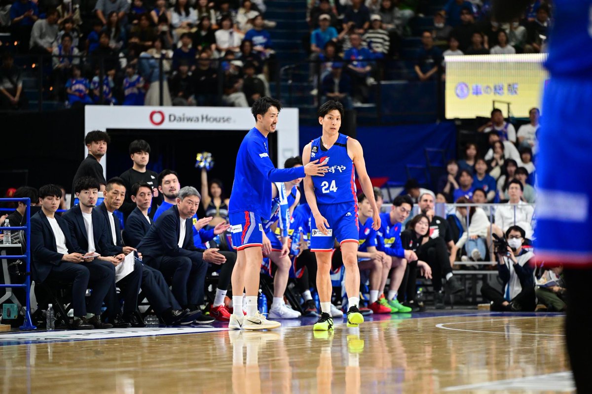 現実を受け止めつつも、一夜明けてもまだ声援が鳴り止まないです。
僕たちの目標は途絶えたけれど、チームはこれからも続いていく。
あのアリーナで感じた熱量を次に繋げる責任があって、次の試合は応援・サポートしてくれる皆様のために、そして皆が誇れるチームになるために。最後までやりきります。