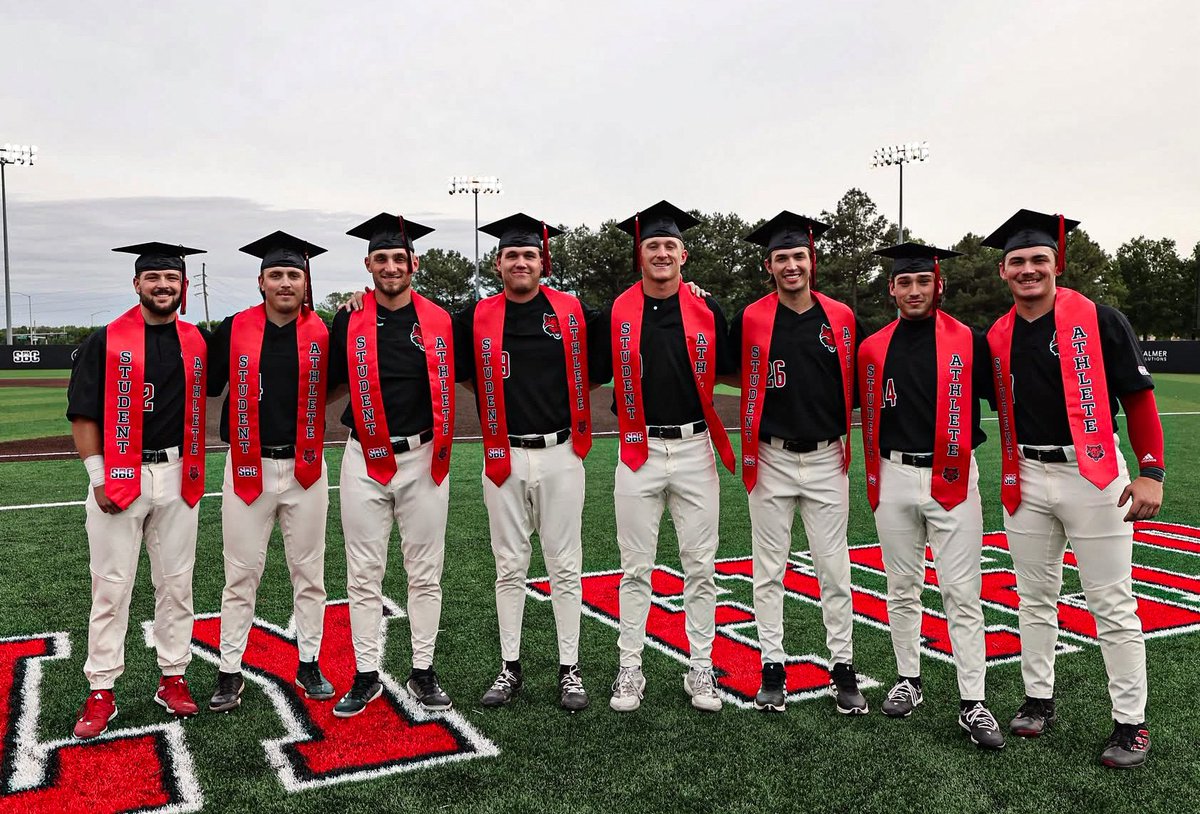 raysrumpshack's tweet image. What an edge of your seat wkend of baseball we got to see at The Tom!!!
Hate it for ya if you missed out 🤷🏽 
@AStateBaseball  hosted #19 Troy. Military Appreciation wkend. Senior Day.
Day 1 - lose by 1 in 12 inn
Graduates were presented diplomas in cap &amp;amp; gown on the field

Day 2…