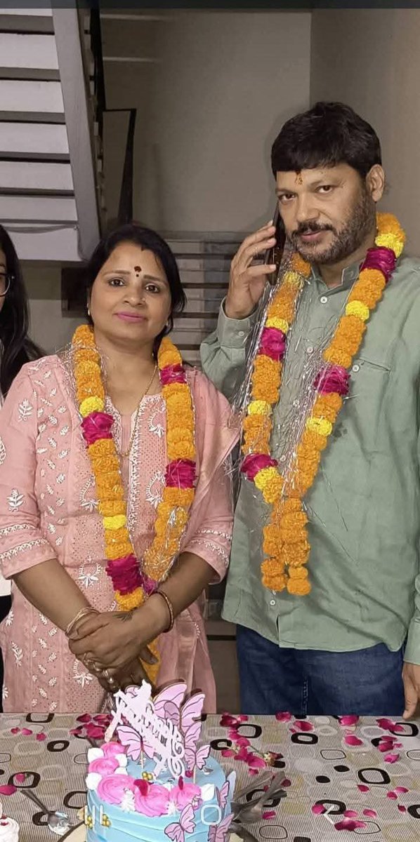 Adv.Arun Kushwaha (Samrat) (@arundada1) on Twitter photo PDA आंवला सांसद बड़े भाई नीरज मौर्य <a href="/NeerajMauryaMP/">Neeraj Maurya MP</a> और भाभी रश्मि मौर्य <a href="/Rashmimjbd/">Rashmi Maurya</a> जी को शादी की 26 वी सालगिरह की बहुत-बहुत शुभकामनाएं ।।
और अपना आशीर्वाद हम पर बनाए रक्खे ।
🎉🎉🎉🎉🎉🎉🎉🎉🎉🎉🎉 PDA आंवला सांसद बड़े भाई नीरज मौर्य <a href="/NeerajMauryaMP/">Neeraj Maurya MP</a> और भाभी रश्मि मौर्य <a href="/Rashmimjbd/">Rashmi Maurya</a> जी को शादी की 26 वी सालगिरह की बहुत-बहुत शुभकामनाएं ।।
और अपना आशीर्वाद हम पर बनाए रक्खे ।
🎉🎉🎉🎉🎉🎉🎉🎉🎉🎉🎉