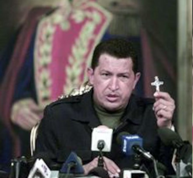 MurataVEN's tweet photo. 🚨CRUCIFIJO MALDITO DE CHÁVEZ

El padre Palmar confirmó que el día sábado diez de Mayo, a varios años de ser exorcizado el crucifijo finalmente quedó disuelto.

"Su poder diabólico se acabó, comienza de manera legitima la demolición del régimen, esa es la realidad espiritual" 🇻🇪 https://t.co/YdLxHfzz8R