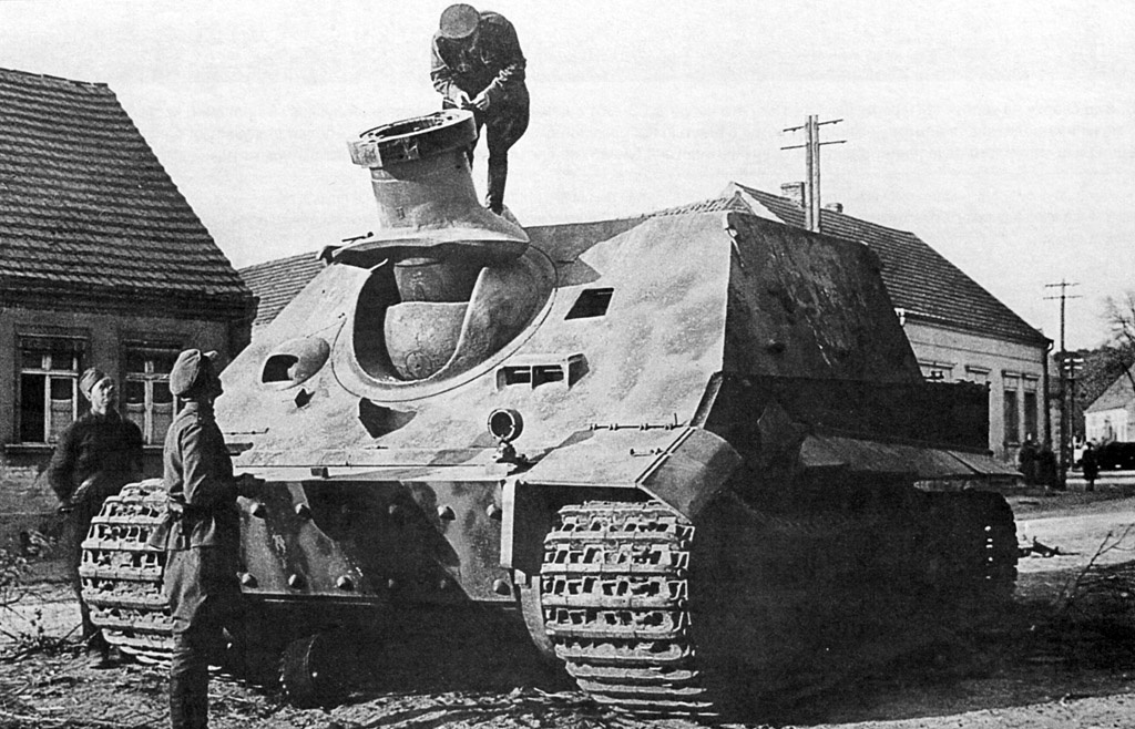 YPasholok's tweet photo. Sturmtiger V1, now located in Patriot park.
https://t.co/T7piTLg6KQ
#sturmtiger
#kubinka https://t.co/zsfcirVmFu