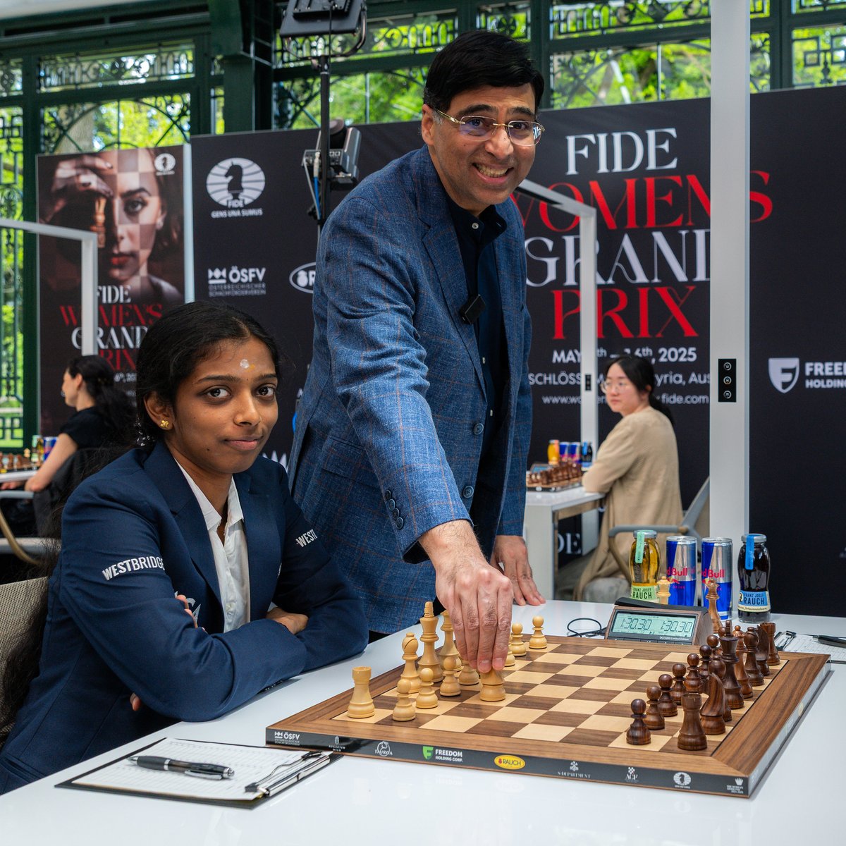 Chess.com - India (@chesscom_in) on Twitter photo 👏 🇮🇳 GM Vaishali Rameshbabu made a swift comeback in the Grosslobming FIDE Women's Grand Prix event!
She defeated 🇦🇹 IM Olga Badelka in the sixth round with the white pieces.
🤩 Indian superstar <a href="/vishy64theking/">Viswanathan Anand</a> inaugurated the round yesterday.
📸 <a href="/FIDE_chess/">International Chess Federation</a> 👏 🇮🇳 GM Vaishali Rameshbabu made a swift comeback in the Grosslobming FIDE Women's Grand Prix event!
She defeated 🇦🇹 IM Olga Badelka in the sixth round with the white pieces.
🤩 Indian superstar <a href="/vishy64theking/">Viswanathan Anand</a> inaugurated the round yesterday.
📸 <a href="/FIDE_chess/">International Chess Federation</a>