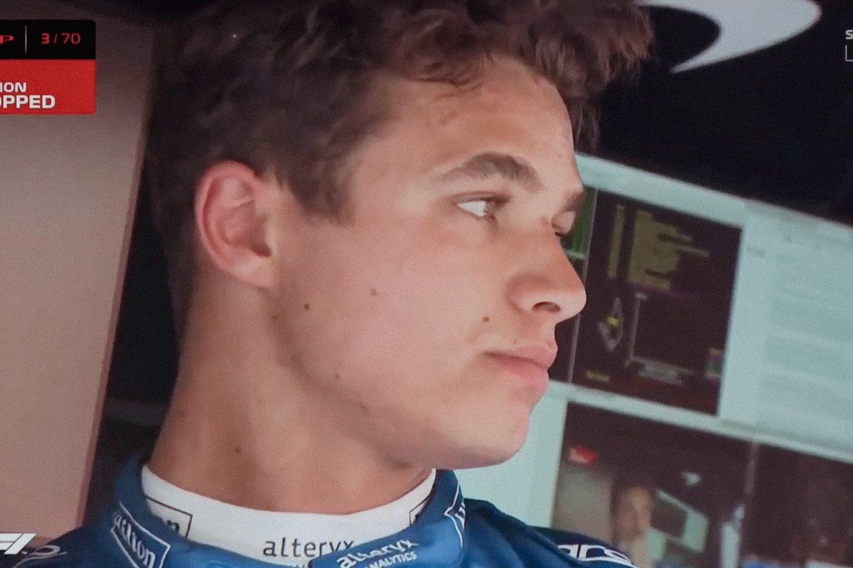 지금도 종종 올라오는 레전드(노수염)짤 상당수가 21년산...🥲