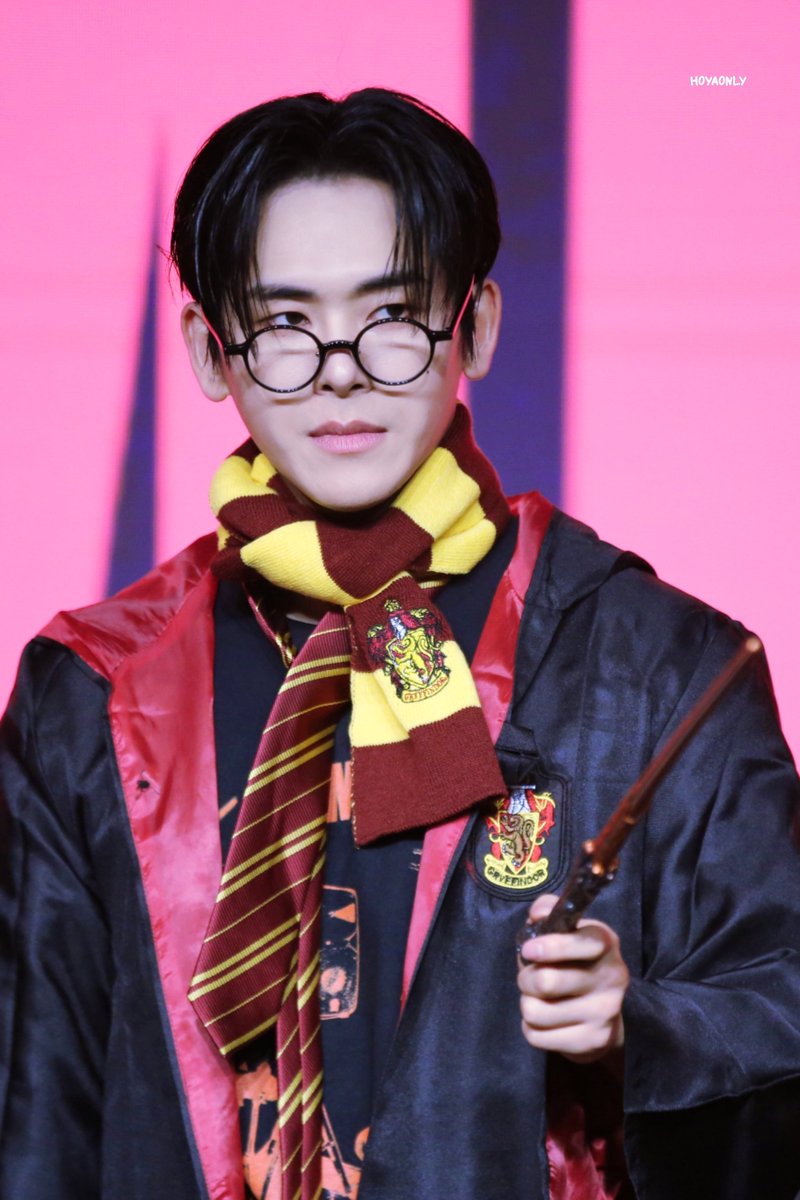 250510 이호원 팬미팅 Hommage
호법사 귀여운데 왜 눈에서 레이저가 나오나요? 저기 마법으로  팬미팅날로 되돌려주세요 🙏

#호원 #호야 #HOYA #HOWON 
#イホウォン #이호원 #ホヤ