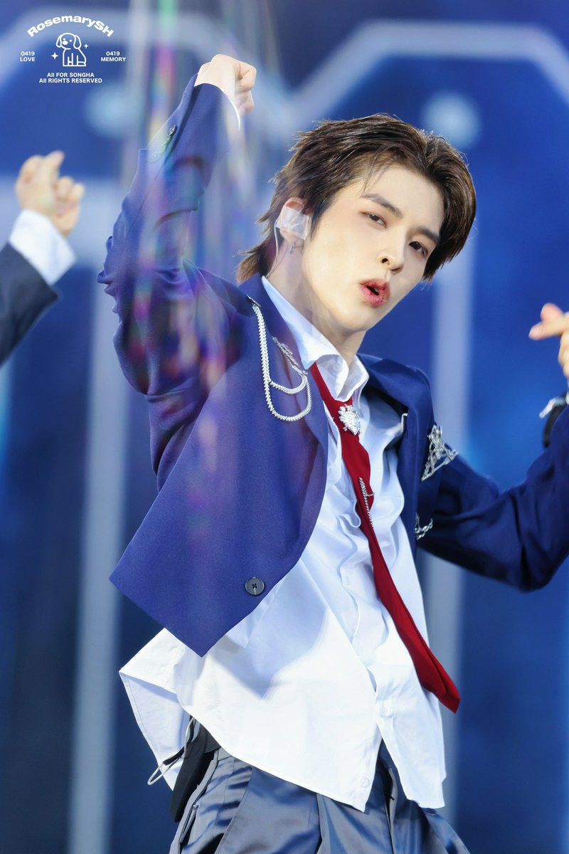 RosemarySH_0419's tweet photo. 250511 SMTOWN in LA
Songha x Growl

#Songha #송하 #李松河 #SMTR25 https://t.co/Omi7XbvdmA