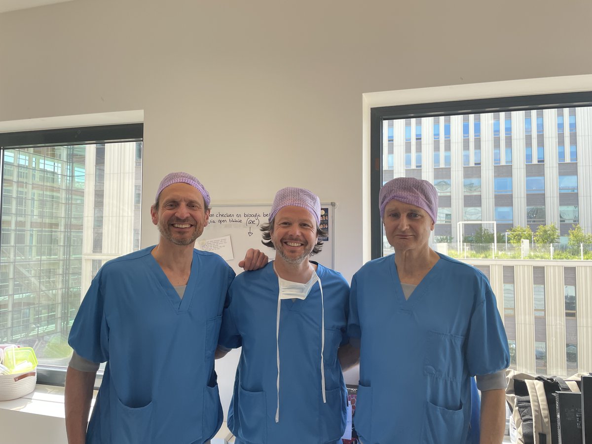 S_Pesch's tweet image. Honored to serve as #VisitingProfessor in #Neurosurgery &amp;amp; #EndovascularNeurosurgery at Radboud UMC 🇳🇱. Grateful to Prof. Boogaarts &amp;amp; Joost De Vries for the warm welcome &amp;amp; inspiring work on vascular pathologies. Looking forward to future collaborations! 🧠 #aneurysm #endovascular