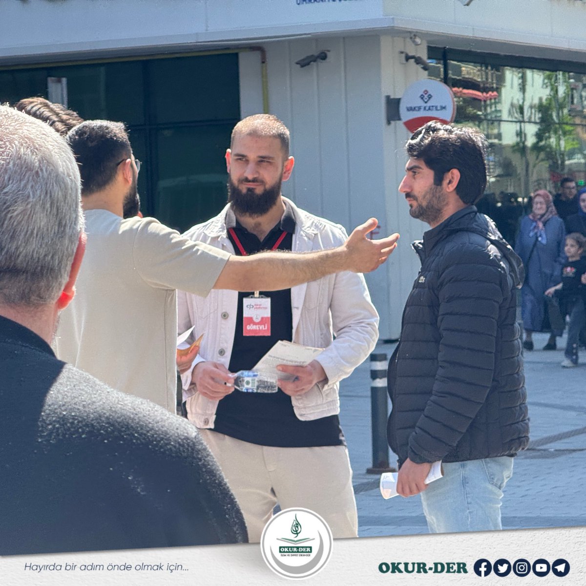Ümraniye Meydan’da kardeşliğimizi hatırlatmak, gençleri iyiliğe davet edip kötülükten men etmek, gönülden bir bağ kurmak ve Allah’ın rızasını aramak için meydanlardaydık.

#Okurder #Davetplatformu #Ümraniye  #İyiliğiEmret