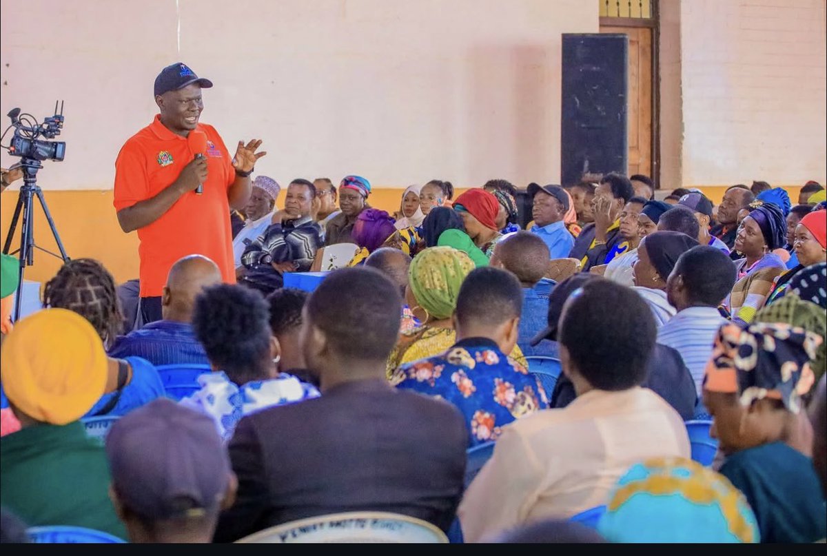 Chard_est's tweet photo. Kampeni ya Msaada wa Kisheria ya Mama Samia (MSLAC) imeendelea kuonyesha dhamira ya dhati ya Serikali ya Awamu ya Sita ya kuimarisha demokrasia na haki kwa wananchi kupitia elimu ya kisheria. Safari hii, MSLAC imewafikia wajumbe wa Kamati za Siasa na Kamati za Utekelezaji. https://t.co/hl9927IXJA