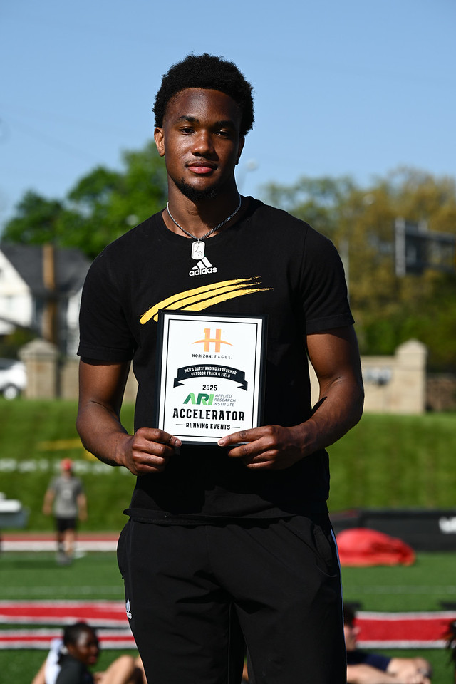 Horizon League (@horizonleague) on Twitter photo Check out the winners of the men's and women's <a href="/ARI_Innovation/">Applied Research Institute</a> Outstanding Performers in Running Cameron Bittermann of <a href="/NKUNorseXCTF/">NKU XC/Track & Field 💨</a> and Jaelyn Reeves-Lile (<a href="/jreeveslile/">Jaelyn Reeves-Lile</a>) of <a href="/MKE_XCTF/">Milwaukee XCTF</a>!
#OurHorizon🌇 | #MajorExperiences Check out the winners of the men's and women's <a href="/ARI_Innovation/">Applied Research Institute</a> Outstanding Performers in Running Cameron Bittermann of <a href="/NKUNorseXCTF/">NKU XC/Track & Field 💨</a> and Jaelyn Reeves-Lile (<a href="/jreeveslile/">Jaelyn Reeves-Lile</a>) of <a href="/MKE_XCTF/">Milwaukee XCTF</a>!
#OurHorizon🌇 | #MajorExperiences