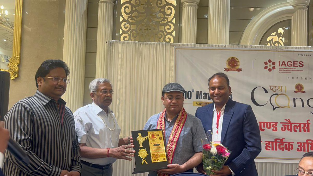 PIBDehradun's tweet image. गुणवत्ता और शुद्धता की पहचान – हमेशा हॉलमार्क युक्त आभूषण ही खरीदें।”
BIS देहरादून द्वारा मुज़फ्फरनगर में हॉलमार्किंग जागरूकता कार्यक्रम का आयोजन।
ज्वैलर्स व उपभोक्ताओं से BIS Care App से HUID जाँच की अपील।@jagograhakjago @DDnews_dehradun 
#Hallmark #BISIndia #BISCareApp