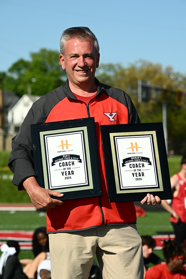 Horizon League (@horizonleague) on Twitter photo Your men's and women's #HLTF Outdoor Championships Coach of the Year is Brian Gorby (<a href="/YSUCoachGorby/">Brian Gorby</a>) of <a href="/YSUTrackFieldXC/">YSUTrackFieldXC 🐧</a>!
#OurHorizon🌇 | #MajorExperiences Your men's and women's #HLTF Outdoor Championships Coach of the Year is Brian Gorby (<a href="/YSUCoachGorby/">Brian Gorby</a>) of <a href="/YSUTrackFieldXC/">YSUTrackFieldXC 🐧</a>!
#OurHorizon🌇 | #MajorExperiences