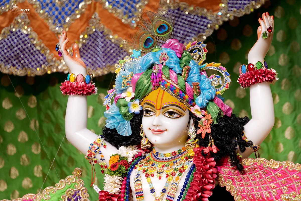 ISKCONPune's tweet photo. 🙏🏽Today's Darshan 📿 🗓12-05-2025🙏
🌷Sri Sri Gaur Nitai🌷
🚩@ISKCONNVCCPune🚩
.
.
#Chandanyatra #Chandanyatra2025 #चन्दनयात्रा #चन्दनयात्रा2025
#ISKCON #ISKCONNVCC #ISKCONNVCCPune #ISKCONPune
#12thmay #12thmay2025 #Monday #Vrindavan
#Harinaamsankirtan #Radheshyamdas #Radheradhe https://t.co/8Ngsdie7AY