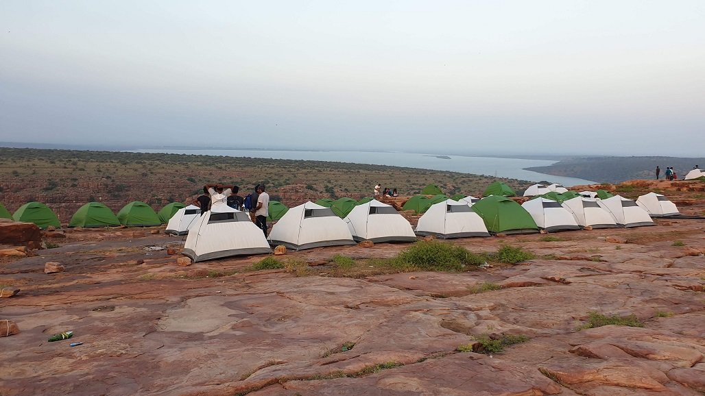AndhraNexus's tweet photo. A premium tent city is coming up in Gandikota.
#VisitAndhra #APTourism #InvestInAP https://t.co/k9NWDKf4h4