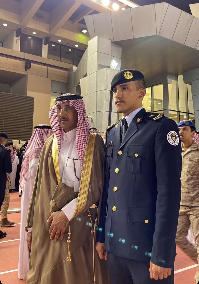 Al63zh tweet picture