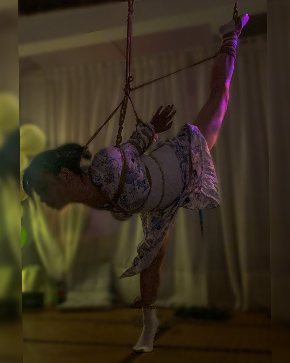 Shibari_Small2 (@shibari_small2) on Twitter photo Rigger: 夏老師 <a href="/xialovekitty/">夏</a>
model : VV <a href="/Dayseye19_/">一只喵</a>
Photo: me <a href="/Shibari_small2/">Shibari_Small2</a>
Venue: 對流繩屋 <a href="/blingbubujiang/">Bling Bling的布布酱</a>
-----------------------------------------------
使人驚豔和讚嘆的繩縛 <<part 2 of 2>> (END)
非常讚嘆model 可以如此柔軟做到這極限的姿勢 Rigger: 夏老師 <a href="/xialovekitty/">夏</a>
model : VV <a href="/Dayseye19_/">一只喵</a>
Photo: me <a href="/Shibari_small2/">Shibari_Small2</a>
Venue: 對流繩屋 <a href="/blingbubujiang/">Bling Bling的布布酱</a>
-----------------------------------------------
使人驚豔和讚嘆的繩縛 <<part 2 of 2>> (END)
非常讚嘆model 可以如此柔軟做到這極限的姿勢