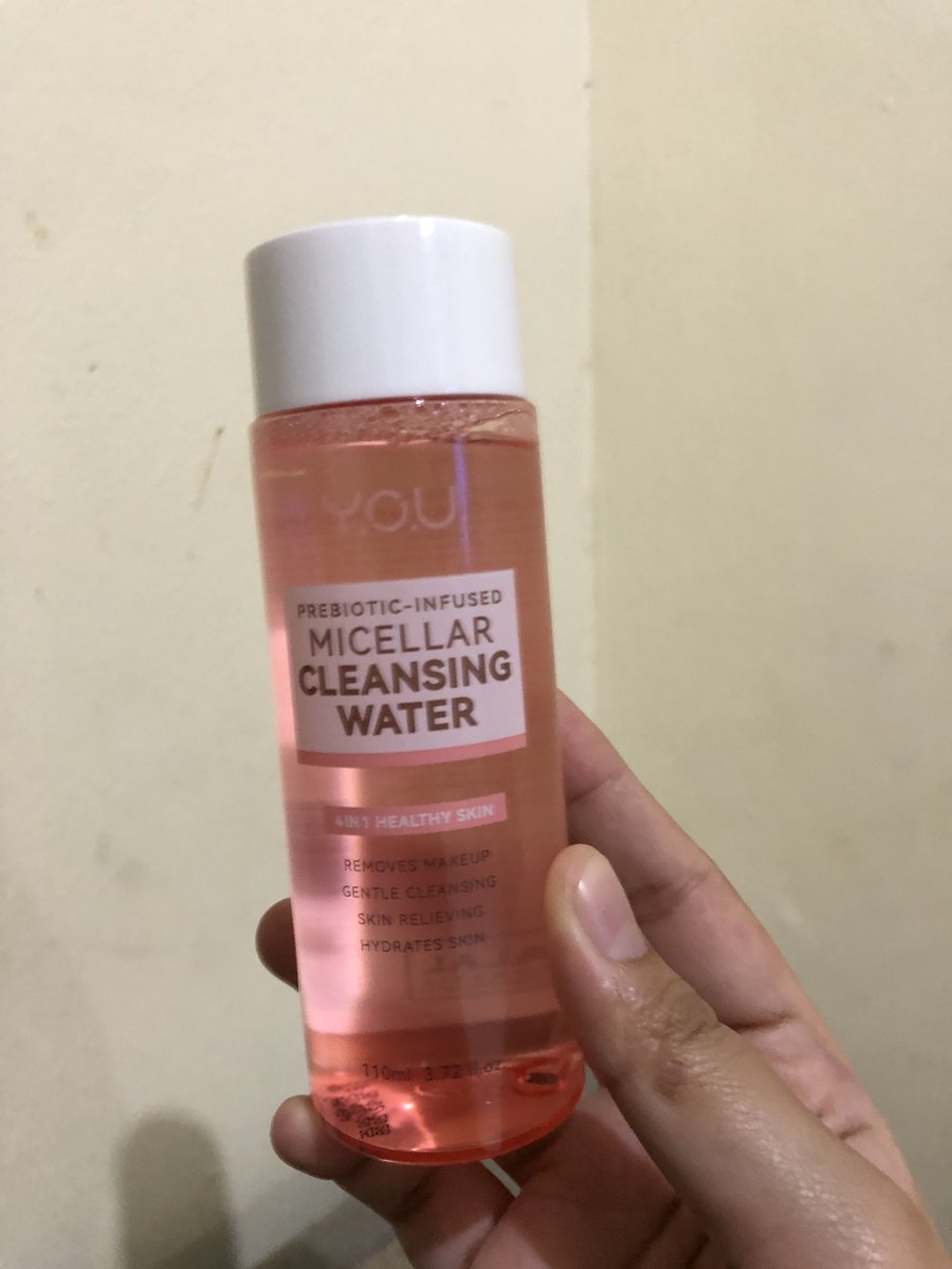 notdeka's tweet photo. @tanyarlfes hai semuanya, aku mau preloved YOU micellar cleansing water aku ni, masih baru banget temen” aku baru 1x pemakaian. alasan gamau pakai karna aku salah beli tdi mau beli yg remove mascara ternyata dia blum bisa remove mascara waterproof, ettss tp buat ngapusin makeup udh mantulpol https://t.co/KpuQJgTbLj