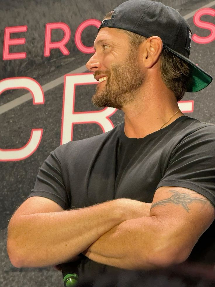 hello everyone 👋 have a good #MondayMotivation #ManCrushMonday #ManCrushEveryday #JensenAckles #AcklesNation #JayAckles #JensenRossAckles