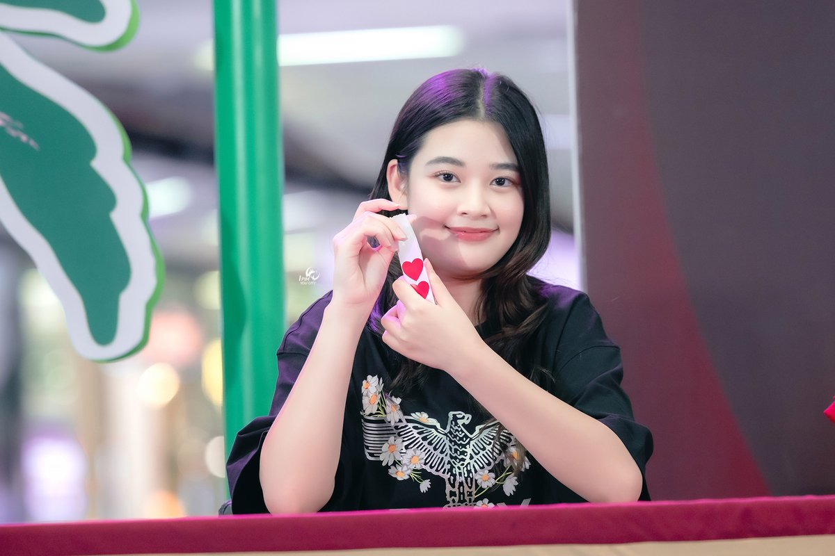 IYoucity's tweet photo. ช่วงนี้ฝนตกบ่อยอย่าลืมดูแลสุขภาพกันด้วยน้า.... แล้วเจอกัน Fanmeet Birthday จ้า...❤️ 🫶
#CGM48 #PimCGM48 #IPimYou #IPimYouCity https://t.co/0UylPbSbna