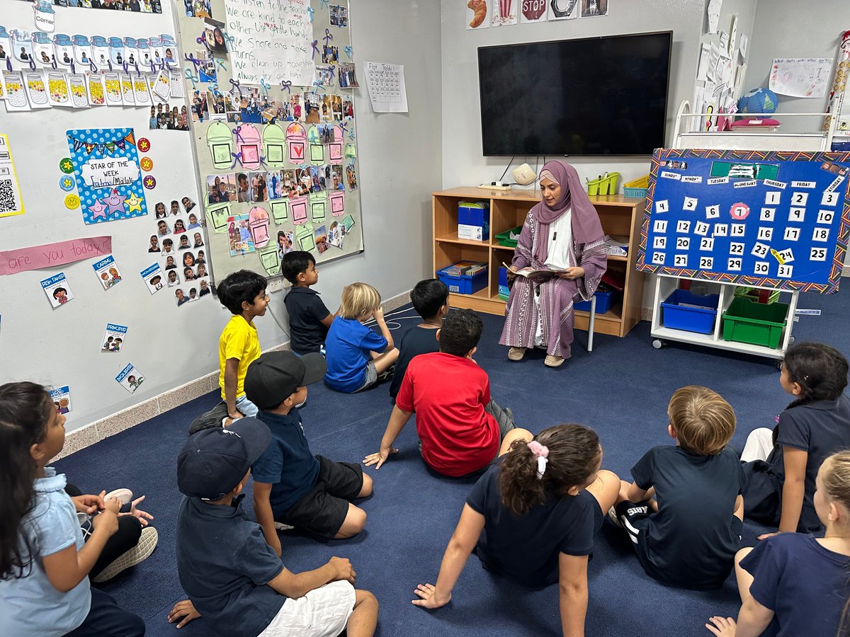 ABISOman's tweet image. Grade 1 welcomed parents to share stories in their mother tongue—Arabic, Spanish, Hindi, Afrikaans and more! A beautiful celebration of culture, language and connection. #IBPYP #HowWeExpressOurselves #InternationalEducation #ABIS