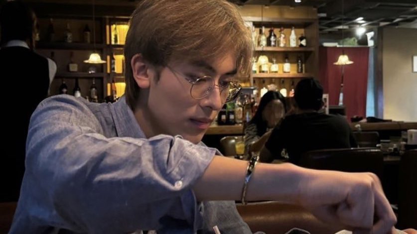 eeqlanwoil's tweet photo. Dinner night with gorn w. ㅠㅠ https://t.co/oZZ0HQ1FEM