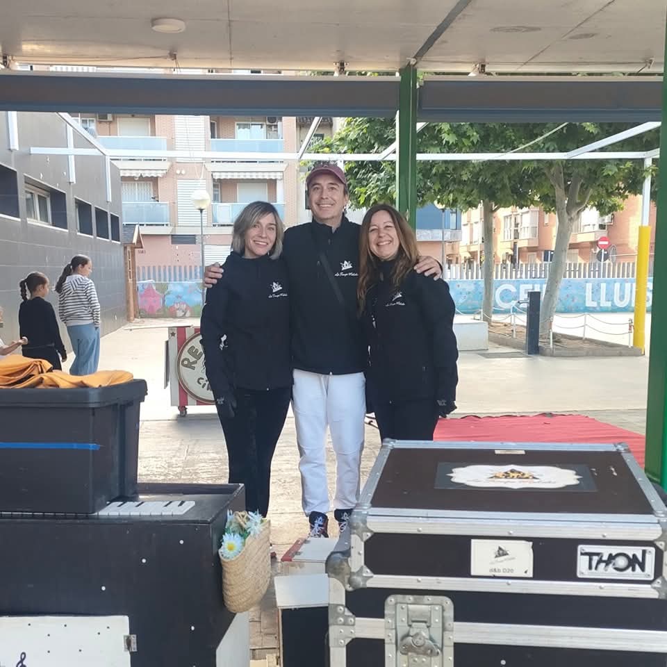 Auditori de Paiporta (@auditoripaiport) on Twitter photo Les amigues i amics de la companyia <a href="/LATROUPEMALABO/">SERGIO CHAVES PEREZ</a> estan començant el muntatge del seu espectacle "Sonata Circus". Al llarg de sis dies i tretze funcions visitaran tots els coles de Paiporta i transformaran la tradicional campanya Anem Al Teatre en "Us portem el Teatre". Les amigues i amics de la companyia <a href="/LATROUPEMALABO/">SERGIO CHAVES PEREZ</a> estan començant el muntatge del seu espectacle "Sonata Circus". Al llarg de sis dies i tretze funcions visitaran tots els coles de Paiporta i transformaran la tradicional campanya Anem Al Teatre en "Us portem el Teatre".
