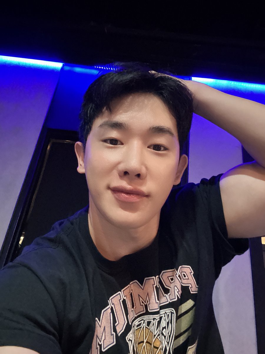 위니들 머해~~~~ 

#원호 #WONHO