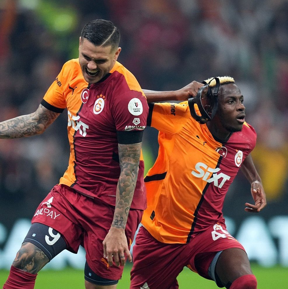 Kafamız rahat sakatlıksız 2 kralı beraber izlemeyi nasip et Allahım  #StayWithUsOsimhen