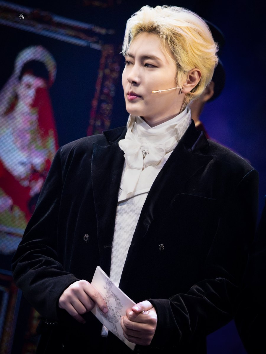 250510 뮤지컬 도리안 그레이 중간 무대인사

도리안 그레이 役  #재윤