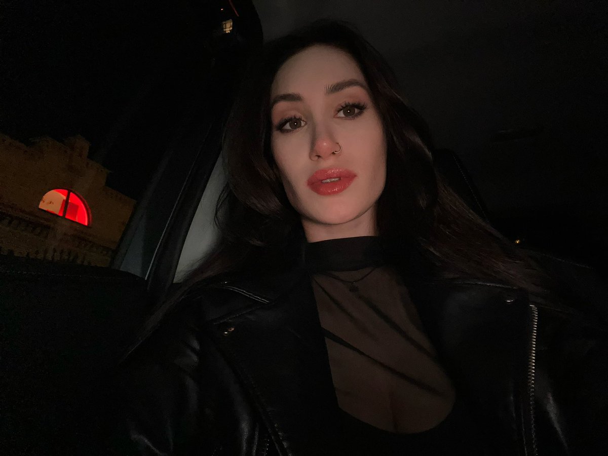 Hi, my foot lovers! 🥰