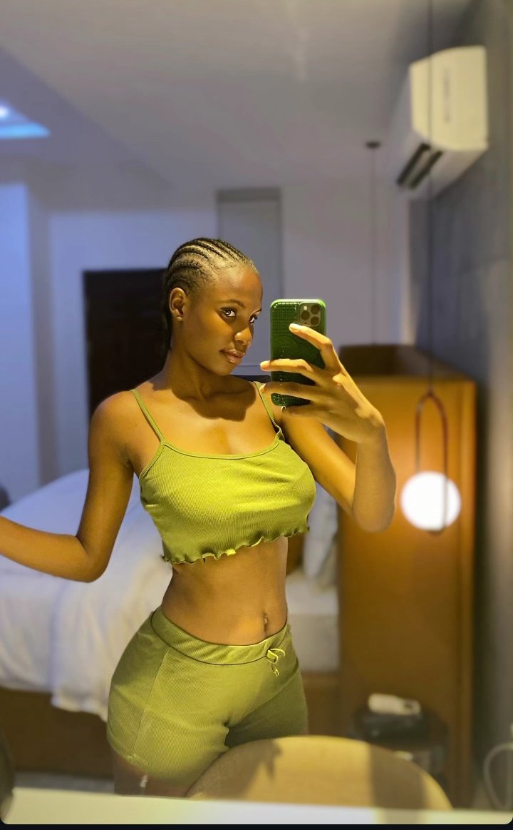 softfemboss's tweet image. This isn't a dating app
This is where wallets come to worship💁
First tribute:15$
My time ain't free yunno
#softfemboss #findom #paypigs #cashdomne #softgirlfindom