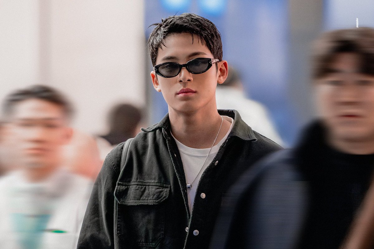 bbuggyu0529's tweet image. 보고싶은 민규시 🖤