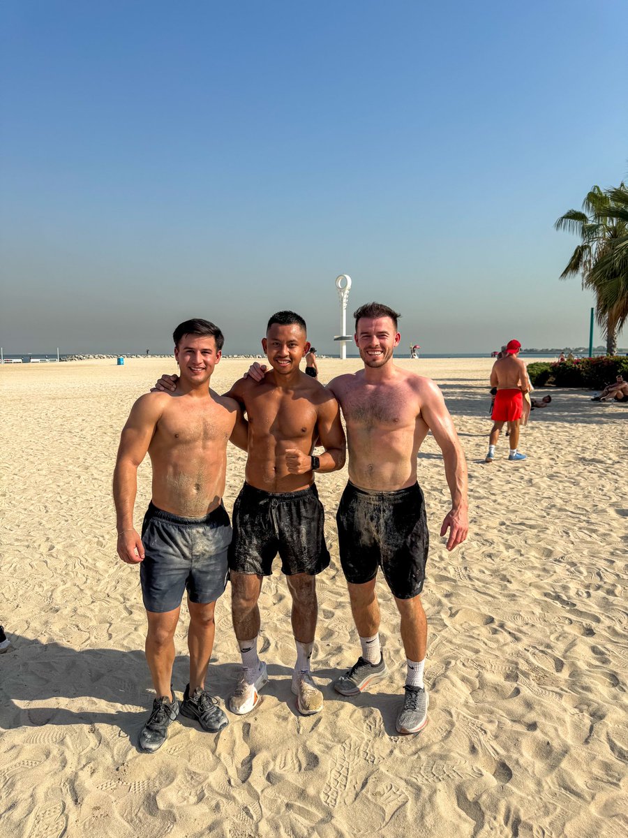 PeakPotentialMM's tweet image. When MEN just rock up on a Sunday morning and casually knock out 240 burpees alongside a 6.4km run.
This group is something else @menathondxb 🔥
#dubai #fitness #kitebeach