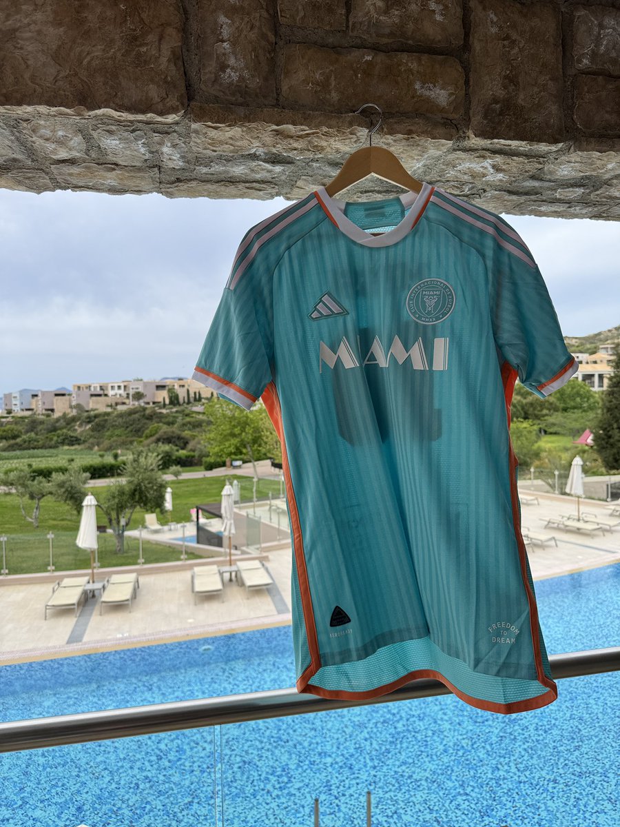 madsean86's tweet image. Perfect holiday shirts, who disagrees?