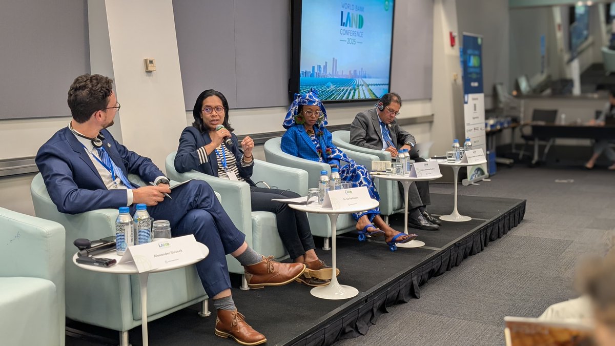 Ketakandriana Rafitoson (@kerafitoson) on Twitter photo Last week, at <a href="/WorldBank/">World Bank</a> #LandConf2025, I spoke about making climate interventions work for equitable land rights from <a href="/anticorruption/">Transparency International</a> point of view; and how land rights, community participation & anticorruption safeguards are crucial for a just energy transition <a href="/PWYPtweets/">Publish What You Pay</a> 🔥 Last week, at <a href="/WorldBank/">World Bank</a> #LandConf2025, I spoke about making climate interventions work for equitable land rights from <a href="/anticorruption/">Transparency International</a> point of view; and how land rights, community participation & anticorruption safeguards are crucial for a just energy transition <a href="/PWYPtweets/">Publish What You Pay</a> 🔥