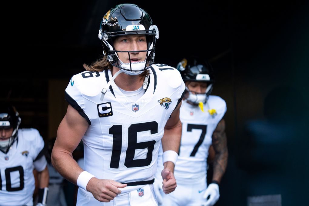 NoExpertFF's tweet image. Trevor Lawrence
Fantasy Career Finishes
- 2022: QB8
- 2023: QB13
- 2024: Injured
When Healthy Last Year
- 16.8 Fantasy Points/Game (QB11)
Now In 2025
- Liam Cohen HC
- Travis Hunter WR2
Cohenโs Offense = Mayfield QB3 Finishโฆ
Lawrence Drafted Outside Top 15 QBsโฆ
VALUE.