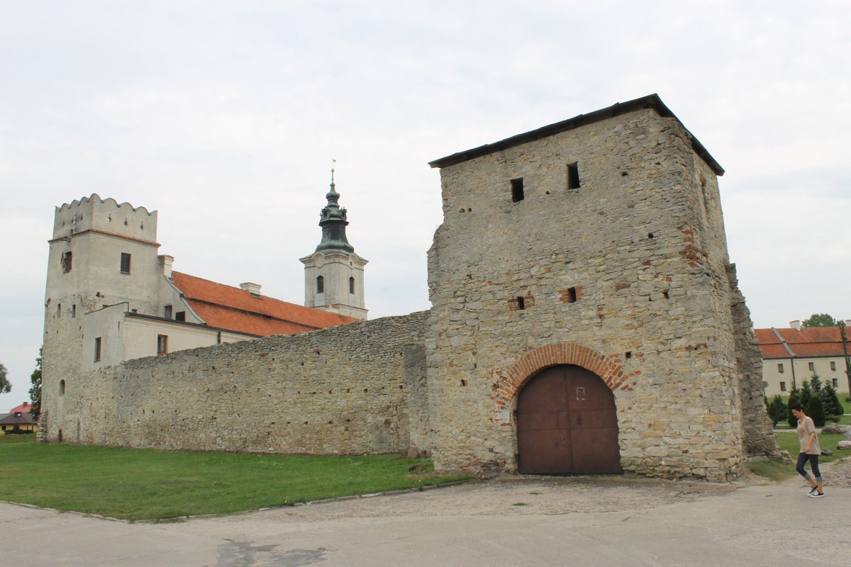MachuraJerzy's tweet photo. "Cudze chwalicie, swego nie znacie" 🇵🇱 ❤️
Kolejna ZAGADKA z budowlami warownymi 🏰 - czy ktoś rozpoznaje gdzie to ??? 🧐 🤔
Może wreszcie i @historia_org_pl coś odgadnie... ? 😉
#historia #fortresses #Polska #Poland #warownie
📷/my/ https://t.co/8L7xNxsGZJ