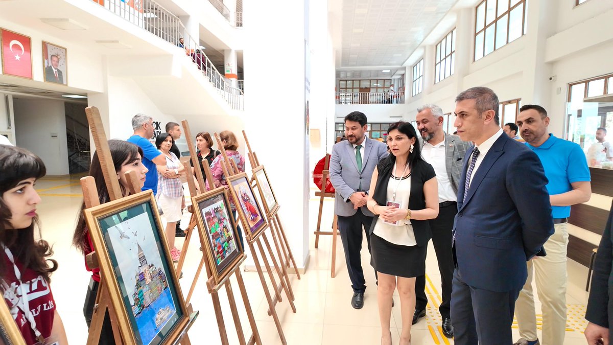 Hükümet konağımızda düzenlenen ve Seyhan Rotary Anadolu Lisemizin hazırlamış olduğu Seramik ve Minyatür sergisinin açılışını yaptım.