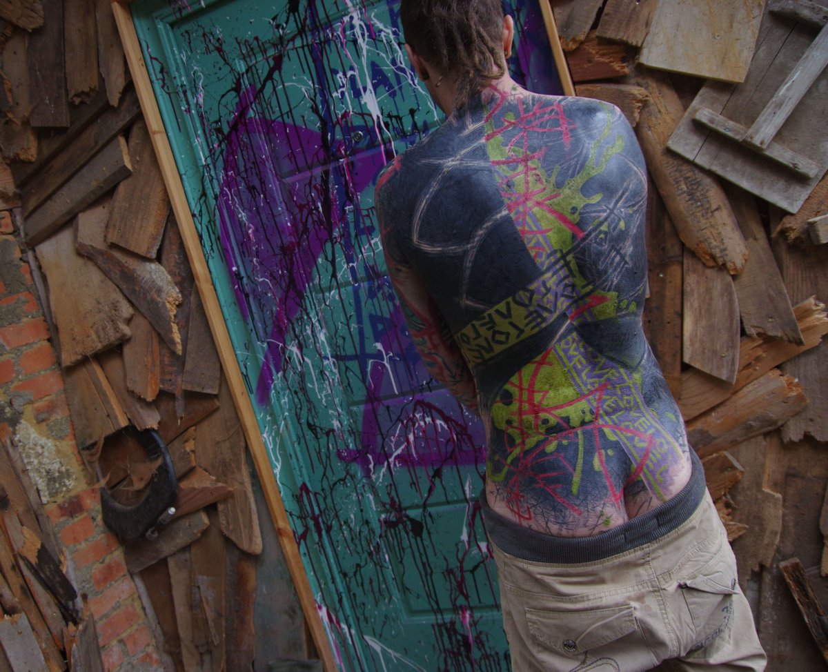 lily_lu_filmz's tweet photo. Check out this old picture of a backpiece tattoo by Little Swastika! π¨β¨What do you think about this design? Share your thoughts below! π
#TattooArt #psyland25 #Backpiece https://t.co/3EuloN35CS