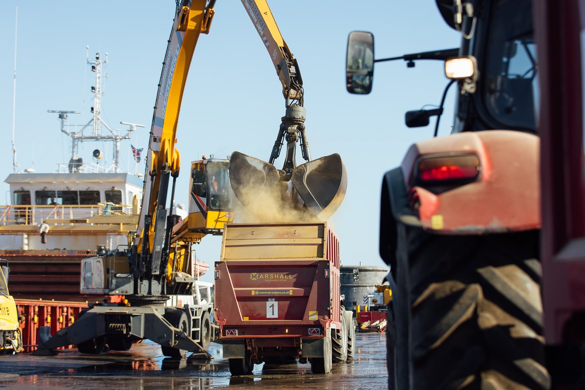 Whether you're handling project cargo, aggregates, timber, or construction materials, Pembroke Port is ready to deliver.

Our robust quay infrastructure and on-site storage streamline the process from ship to shore and beyond.

Learn more: pembrokeport.com/bulk-and-break…

#QuayWatch