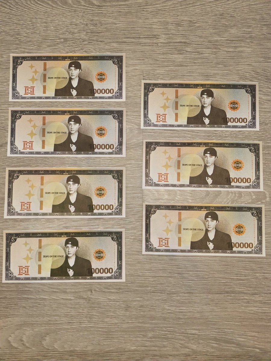 แจกเงิน 7 แสน จากคอนพี่โฮป 🤣
สุ่ม 7 คน คนละแสนจ้า รีอย่างเดียว
ไว้สุ่มส่งปณ.ให้อาทิตย์หน้าจ้า 
ขอไปทำงานให้กรรมก่อน #โฮปบนเวทีที่บางกอก #BTS #jhope #jhope_TOUR #HOPE_ON_THE_STAGE_TOUR_BANGKOK #HOS_TOUR_Bangkok #HOPE_ON_THE_STAGE_TOUR_BKK